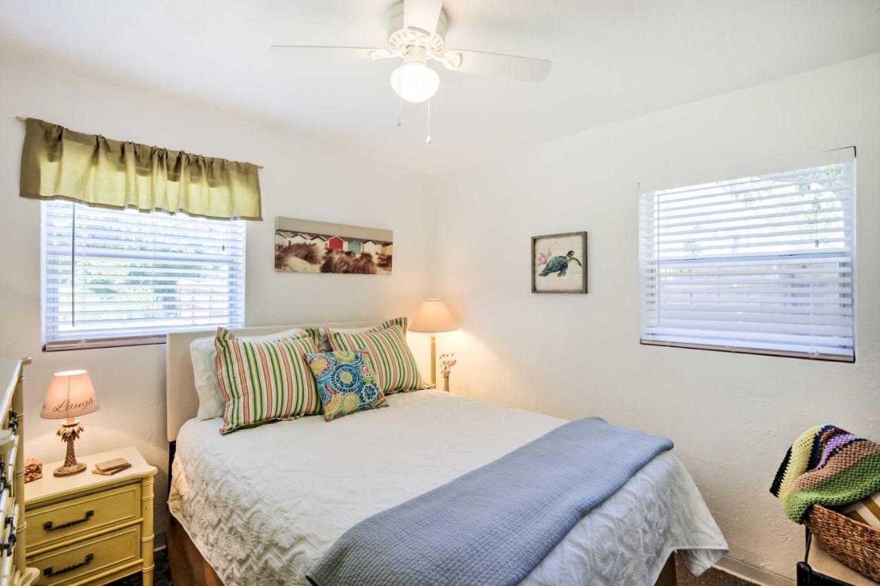 New Smyrna Beach Abode With Fire Pit, Walk To Beach! Exteriér fotografie